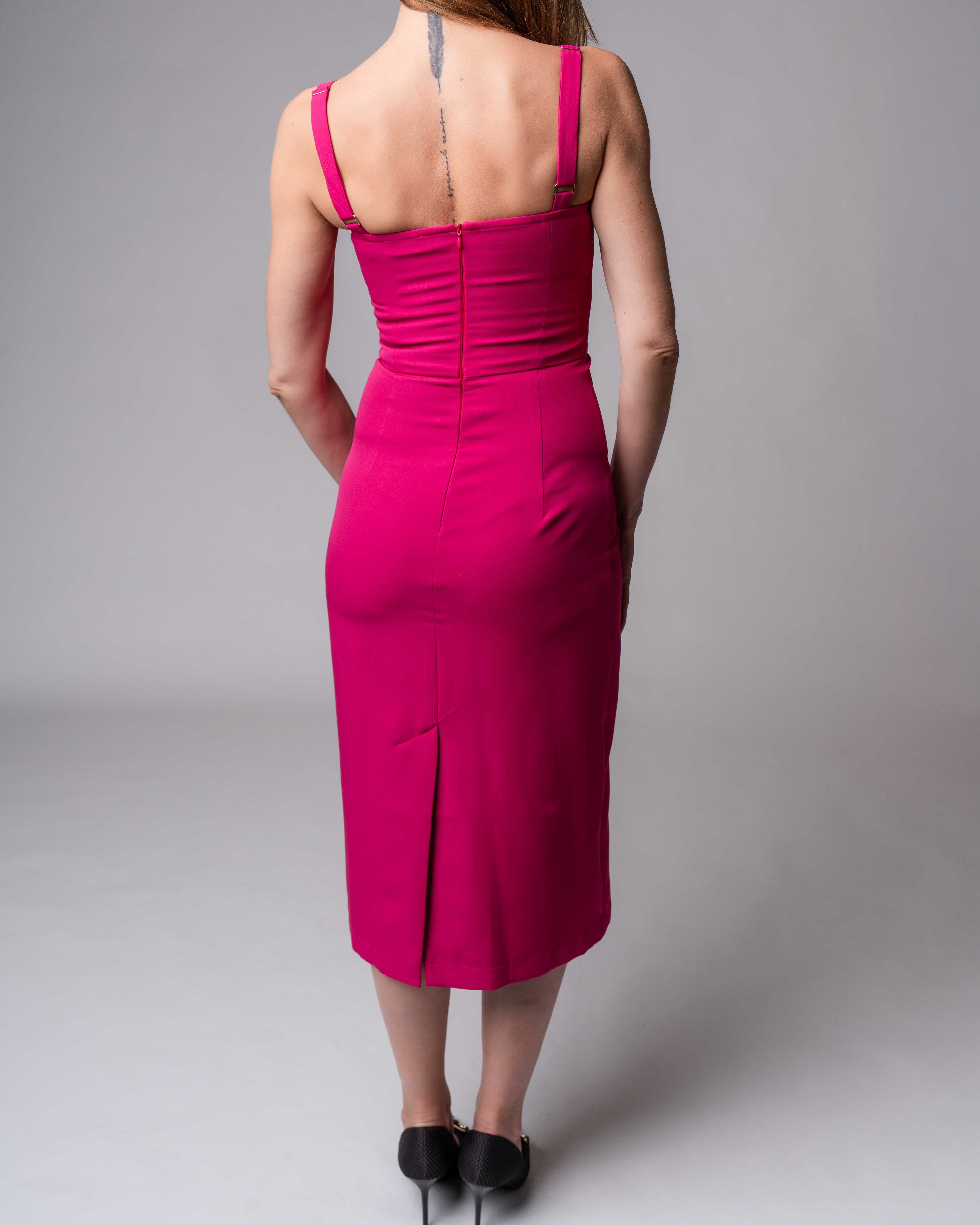 Fuchsiafarbenes figurbetontes Kleid aus Anzugstoff 3